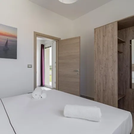 Le Scuderie 5 Apartman *