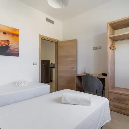Le Scuderie 5 Apartment *